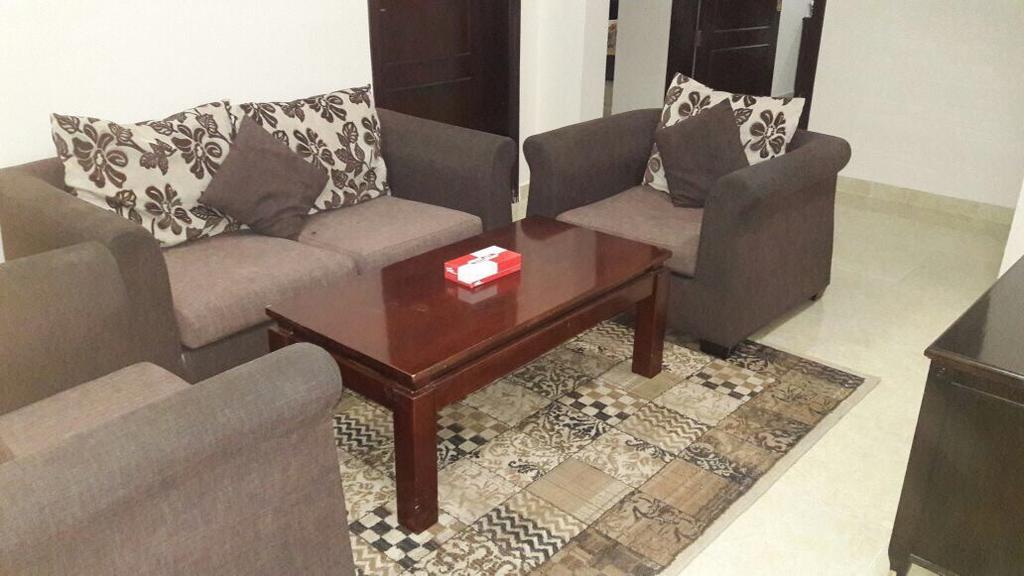 Gulf Crown Hotel Apartment Сиб Екстериор снимка